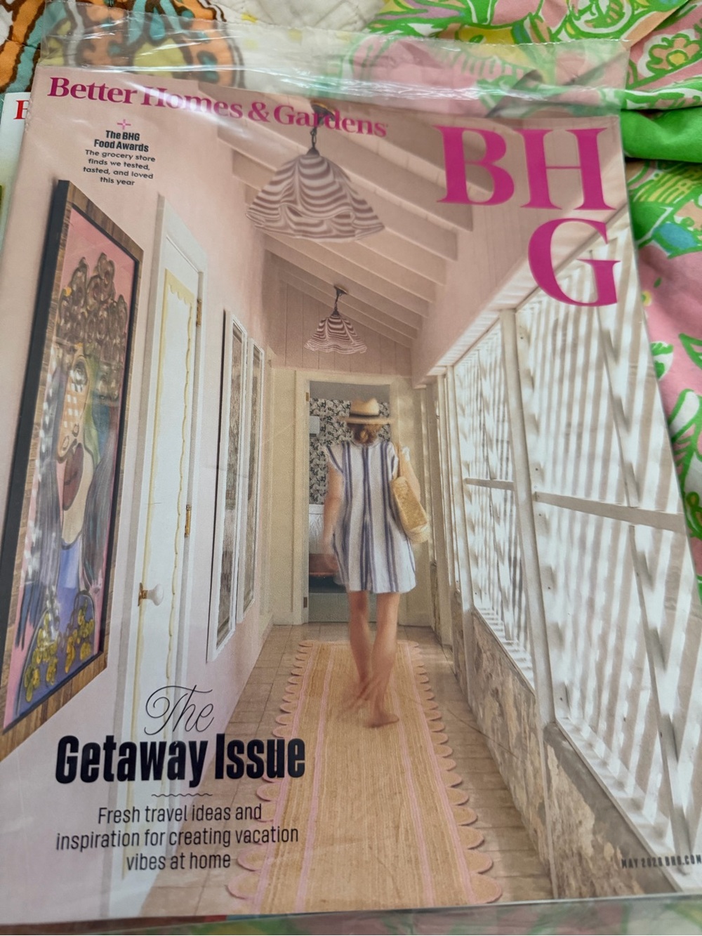 better homes and gardens bundle of three magazines